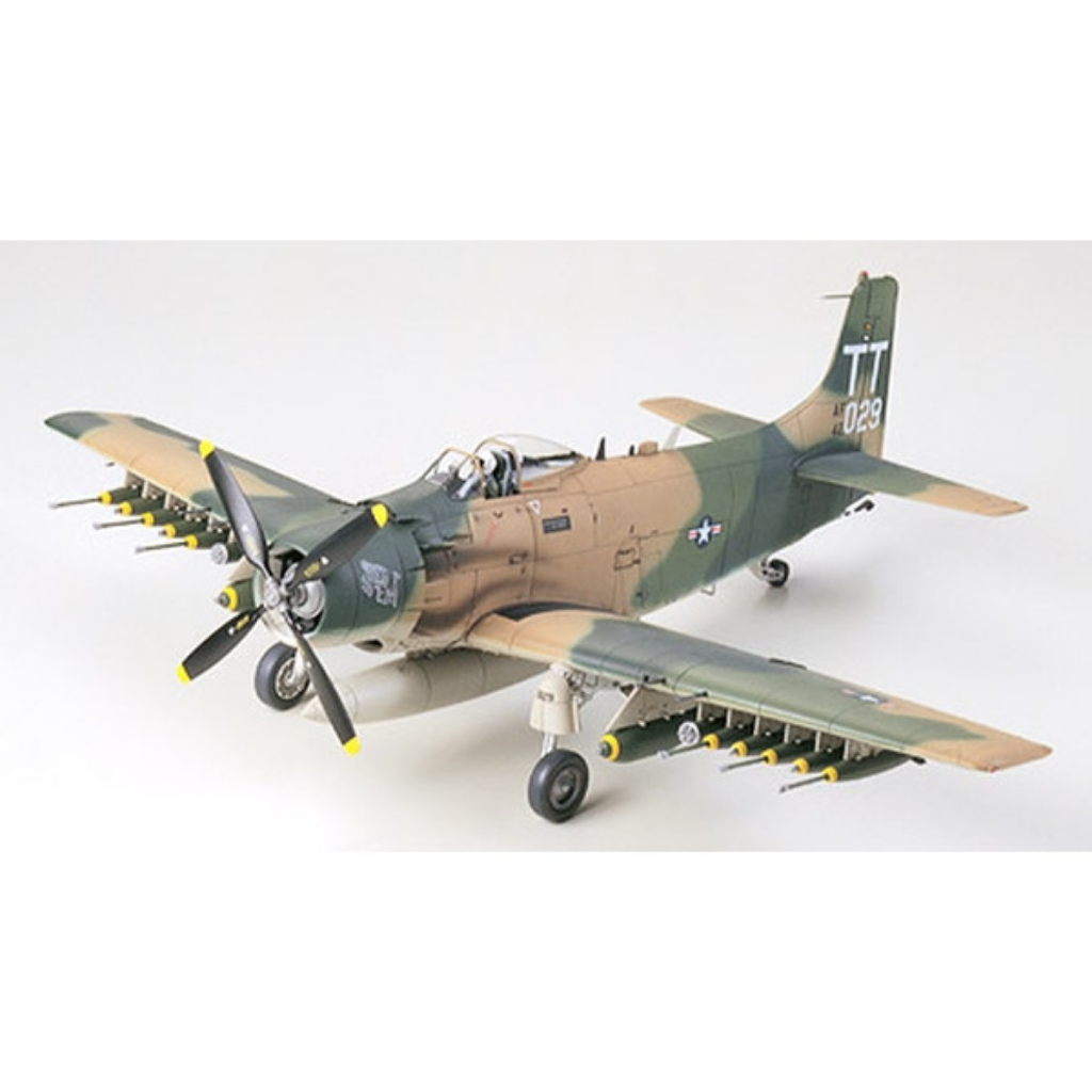 1/48 Douglas A-1J Skyraider US Air Force