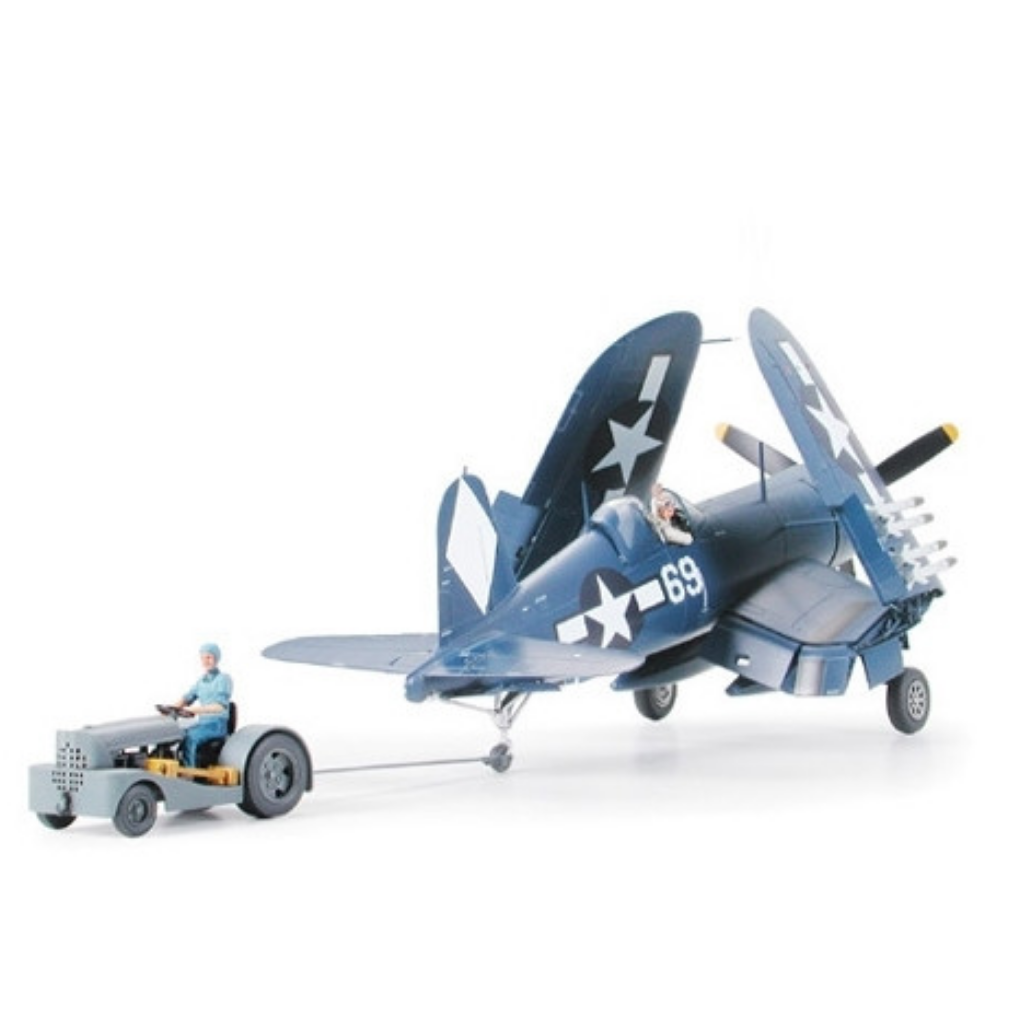 1/48 F4U-1D Corsair with Moto-Tug
